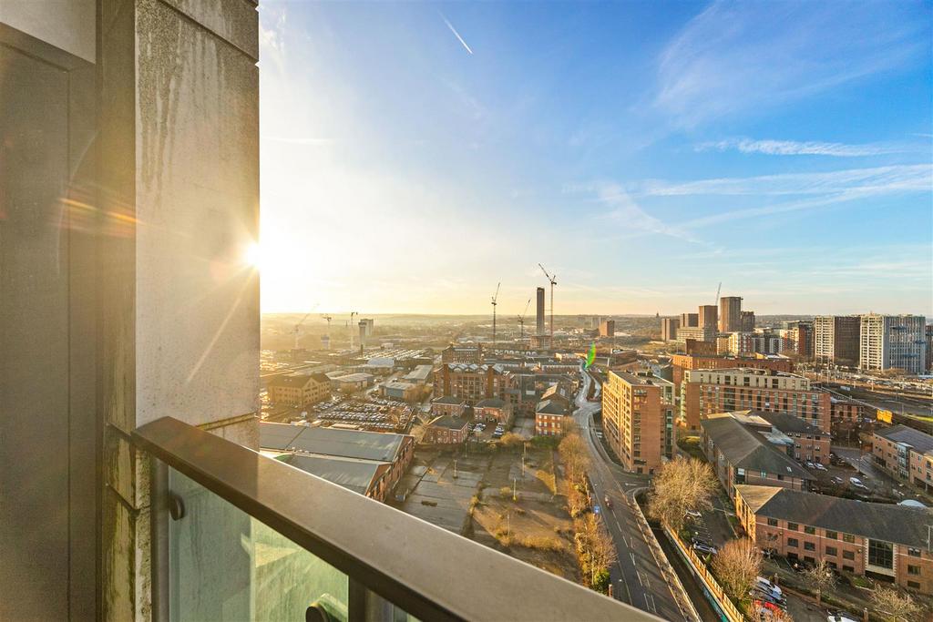 Flat1507 Bridgewater Place-20.jpg