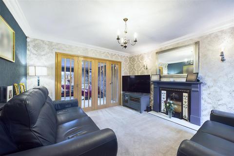 5 bedroom detached house for sale, Queen Street, Balderton