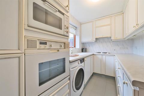 3 Kennedy Close, Petts Wood, Orpington, BR5 1HP