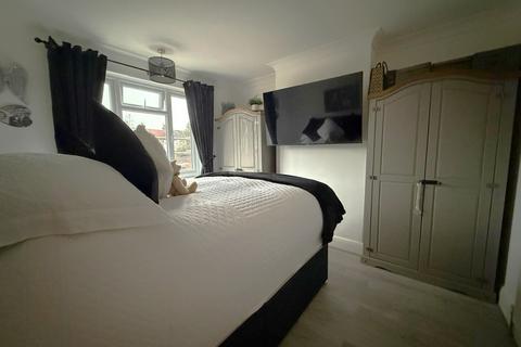 4 Acorn Road, Gillingham, ME7 2EX