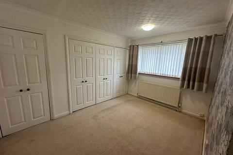 4 bedroom end of terrace house to rent, Swallow Dale, Basildon SS16