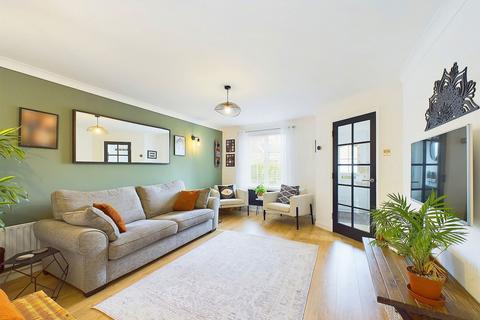 55 Warren Drive, Southwater, Horsham, RH13 9GL