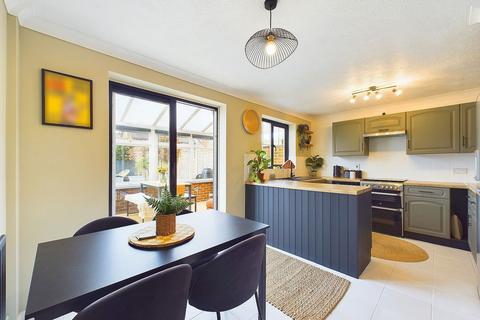 55 Warren Drive, Southwater, Horsham, RH13 9GL