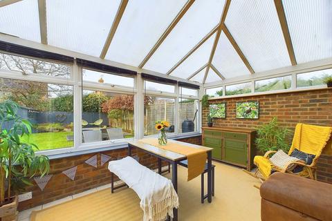 55 Warren Drive, Southwater, Horsham, RH13 9GL