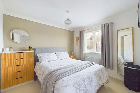 55 Warren Drive, Southwater, Horsham, RH13 9GL