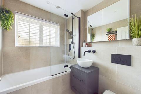 55 Warren Drive, Southwater, Horsham, RH13 9GL