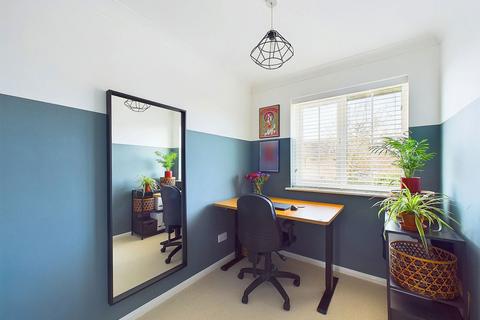 55 Warren Drive, Southwater, Horsham, RH13 9GL