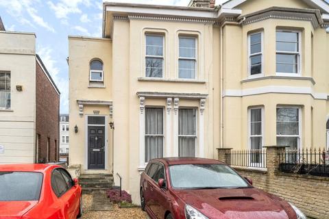 1 bedroom apartment for sale, St. James Square, Cheltenham, Gloucestershire