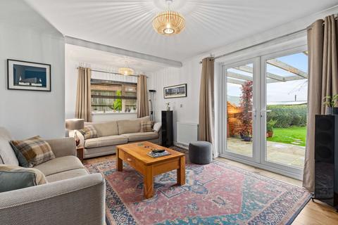 28 Broad Field, West Hoathly, East Grinstead, RH19 4QR