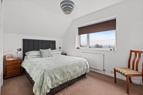 28 Broad Field, West Hoathly, East Grinstead, RH19 4QR
