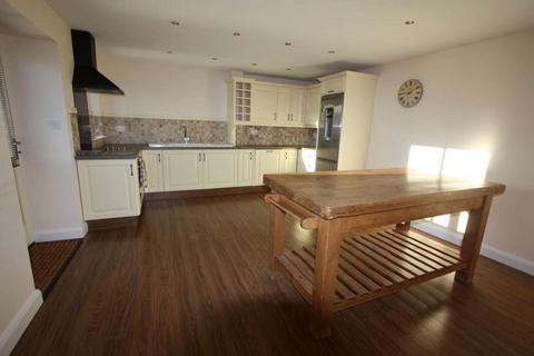 3 bedroom house to rent, Ledsham Village, Ellesmere Port, CH66