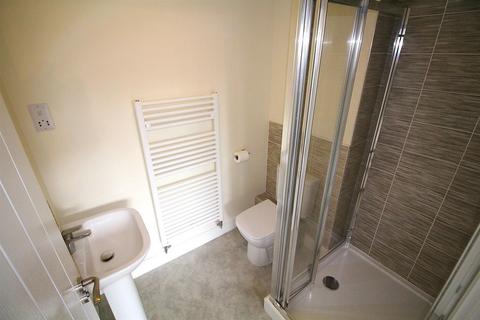 2 bedroom flat to rent, ASH HOUSE