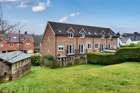 3 bedroom end of terrace house for sale, Kings Road, Haslemere, Surrey, GU27