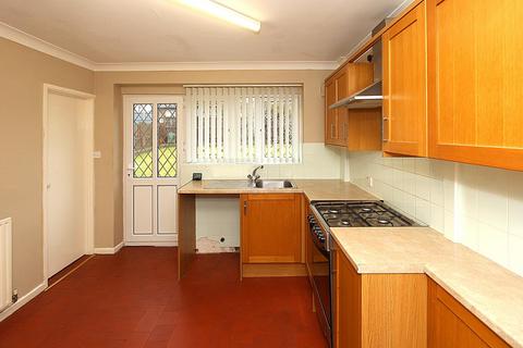 3 bedroom detached bungalow to rent, GOLDTHORN PARK, Benson Avenue