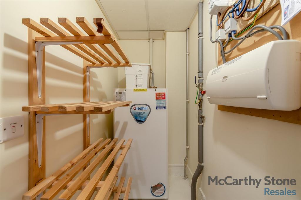 8634889-interior17.jpg