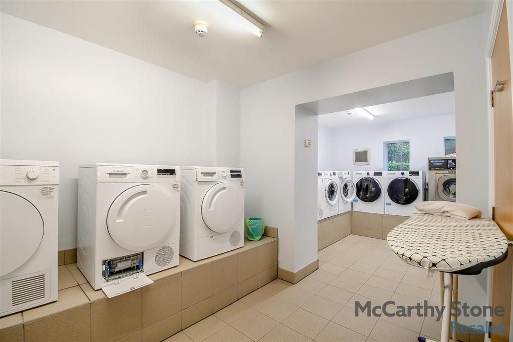 8634889-interior24.jpg