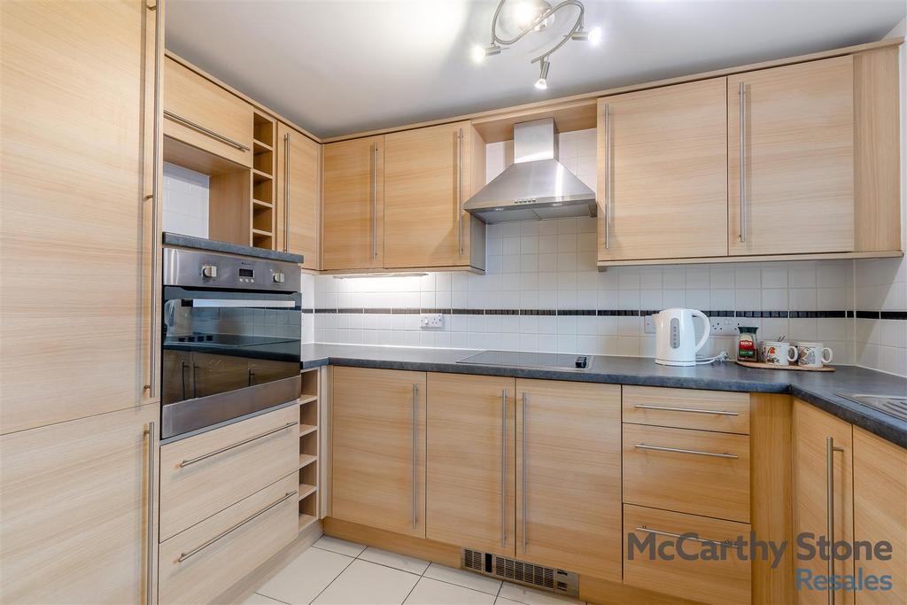 8634889-interior10.jpg