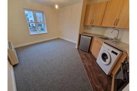 1 bedroom flat to rent, Standish Court, Taunton TA1