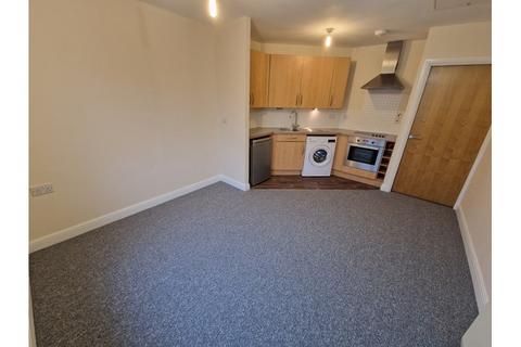 1 bedroom flat to rent, Standish Court, Taunton TA1