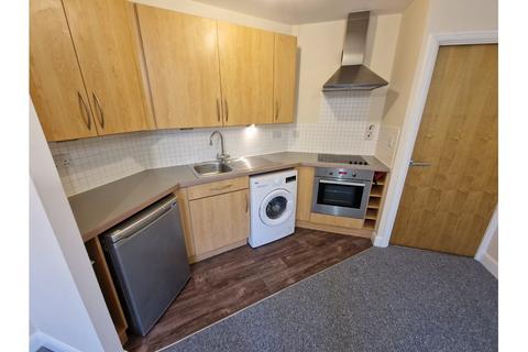 1 bedroom flat to rent, Standish Court, Taunton TA1