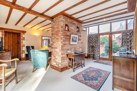 4 bedroom barn conversion for sale, 10 High Street, Crick, Northampton NN6 7TS