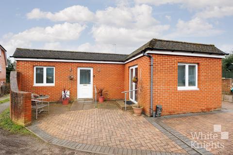 1 bedroom detached bungalow for sale, Colemans Moor Lane, Reading RG5