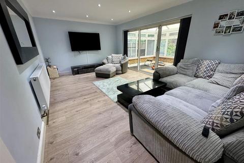 5 Foxbury Close, Luton, LU2 7BQ