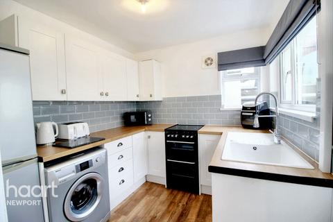 3 bedroom terraced house to rent, Stafford Road, PONTYPOOL