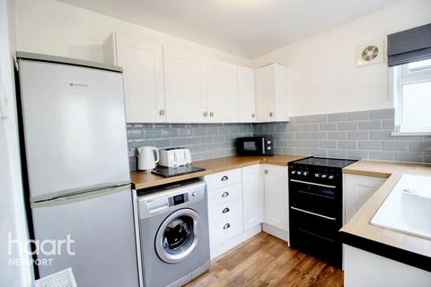 3 bedroom terraced house to rent, Stafford Road, PONTYPOOL