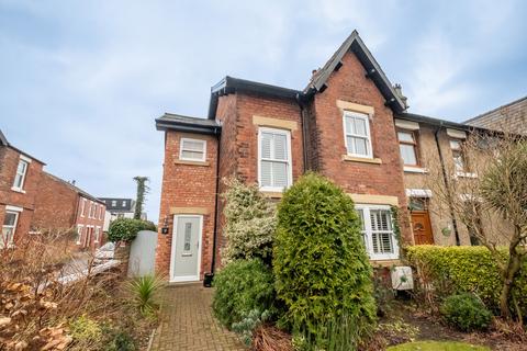 3 bedroom end of terrace house for sale, East Cliffe, Lytham, FY8