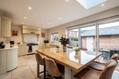 3 bedroom end of terrace house for sale, East Cliffe, Lytham, FY8