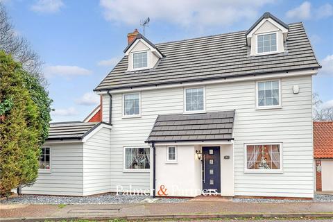 5 bedroom detached house for sale, Gandalfs Ride, Chelmsford CM3