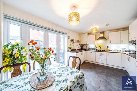 5 Ariel Lane, Brackley, NN13 6FR