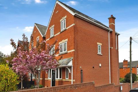 Newbold Road, Chesterfield, S41 7PU