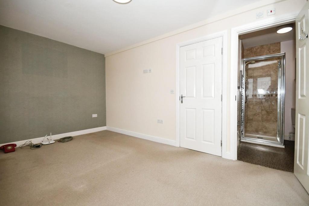 BEDROOM 1.jpg