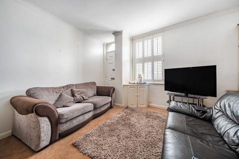 2 bedroom flat for sale, East Street, Faversham, ME13