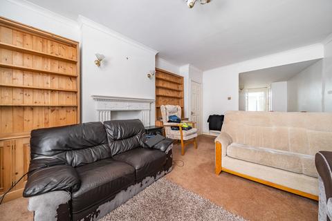 2 bedroom flat for sale, East Street, Faversham, ME13