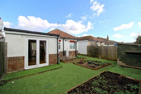 3 bedroom semi-detached bungalow for sale, Chyngton Gardens, Seaford