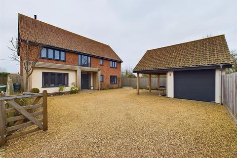 4 bedroom detached house for sale, Home Farm Close, Swanton Morley