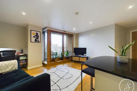 1 bedroom flat for sale, Candle House, 1 Wharf Approach, Leeds