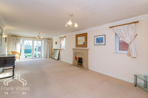 2 bedroom apartment for sale, Flat 10, Gleneagles, 21 Links Gate, Lytham St. Annes, Lancashire