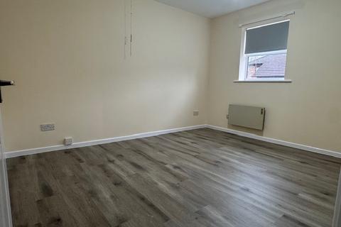 2 bedroom flat to rent, Maryfield Walk, Penkhull, Stoke-on-Trent, ST4