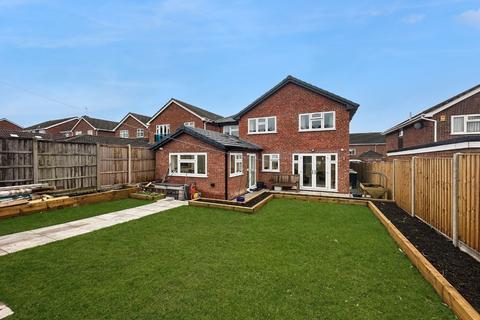 5 bedroom detached house for sale, Old Bedford Road, Luton