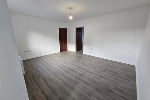 2 bedroom flat for sale, Park Avenue, Capel Hendre, Ammanford