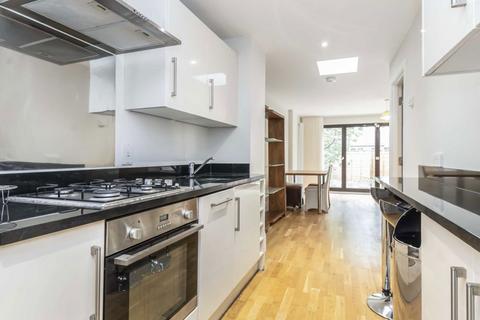 1 bedroom flat to rent, Gap Road, London SW19