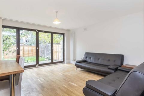 1 bedroom flat to rent, Gap Road, London SW19