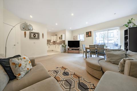 2 bedroom apartment for sale, Desvignes Drive, London