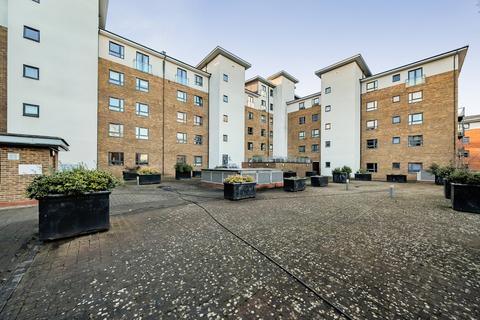 2 bedroom apartment for sale, Desvignes Drive, London