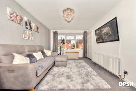 2 bedroom bungalow for sale, Stonebridge Grove, Farnley, Leeds