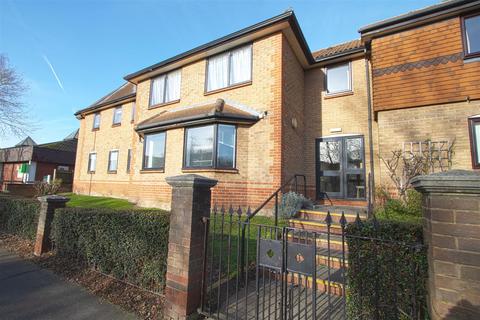 2 bedroom apartment for sale, Queens park ave, Billericay CM12